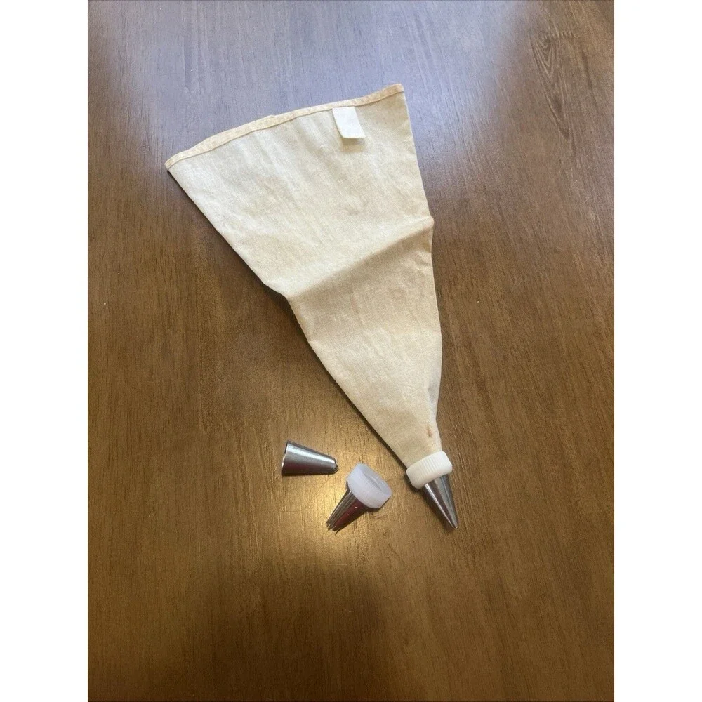 Vintage Standard Cake Decorator Pastry Bag With 12 Tips